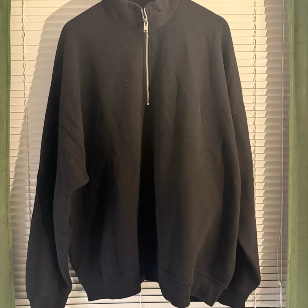 Abercrombie & Fitch Men's Black Zip-Up Sweater